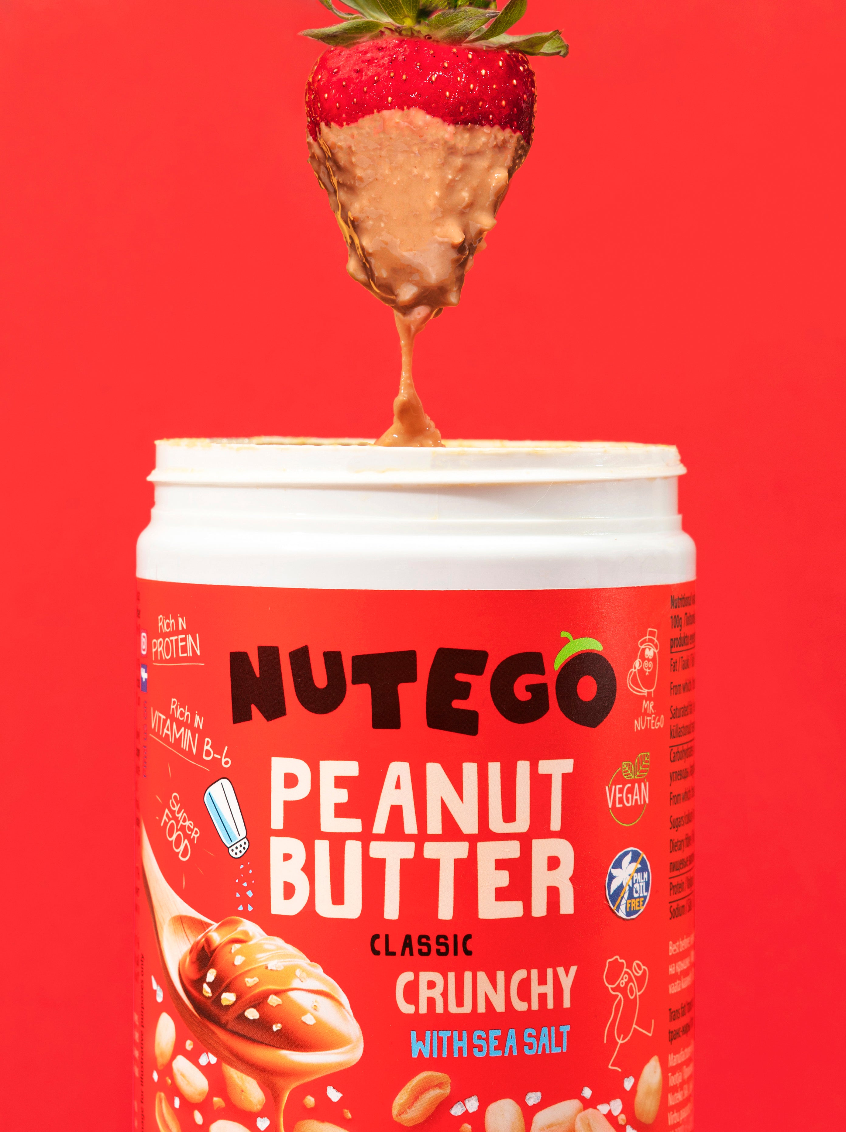 Zemesriekstu krēms ar riekstu gabaliņiem un jūras sāli