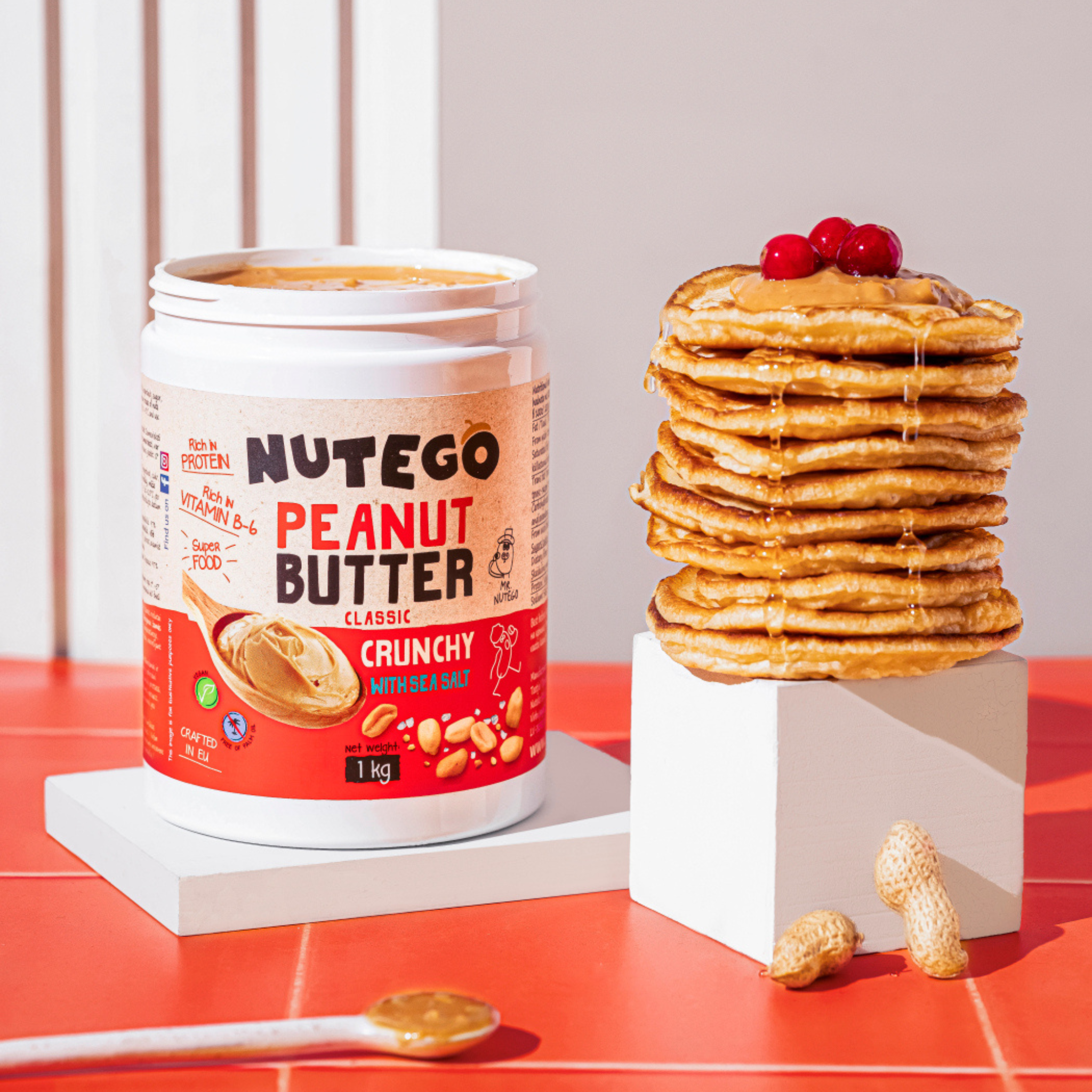 Zemesriekstu krēms ar riekstu gabaliņiem un jūras sāli