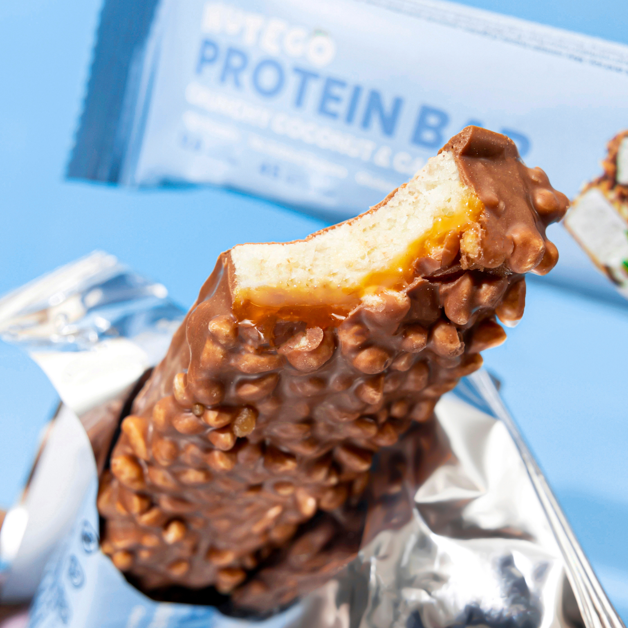 Proteīna batoniņš Kraukšķīgais kokosrieksts un karamele 45g